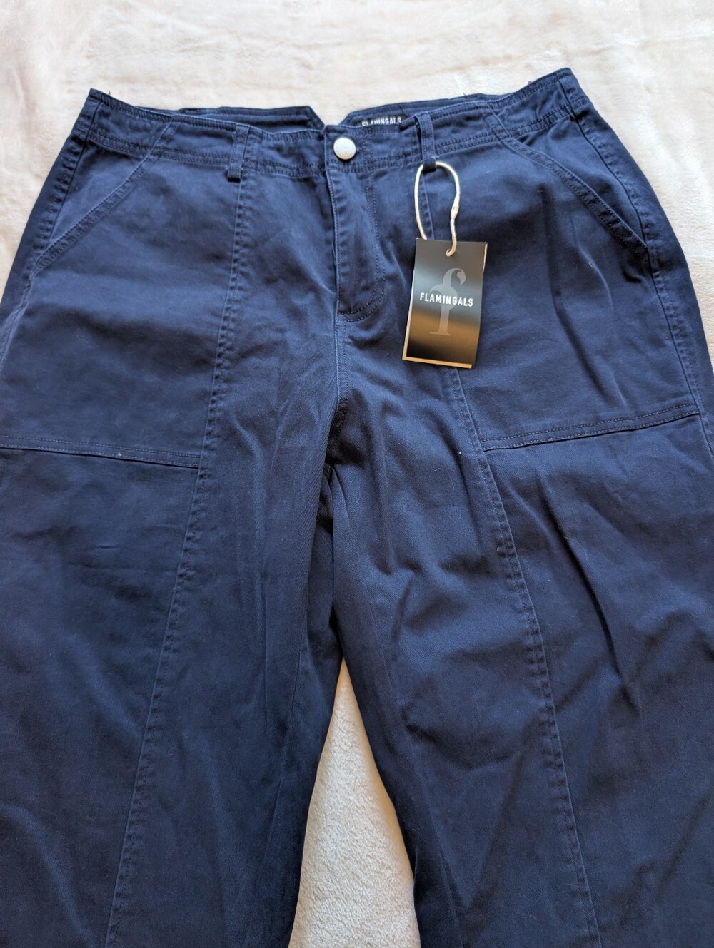 Flamingals Solid Stitch Detail Mid Waist Barrel Leg Crop Pants NWT Medium - Picture 4 of 8